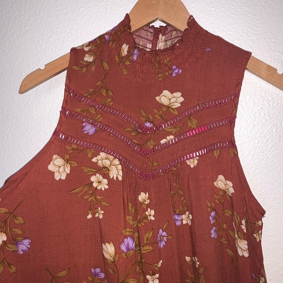 ❌SOLD❌ Xhilaration Sleeveless Floral Dress - Picture 3 of 6